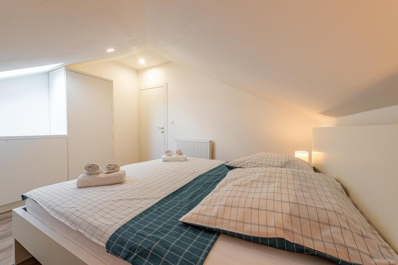 Apartments Luka & Lorena Galovac  外观 照片