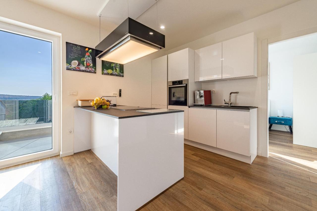 Apartments Luka & Lorena Galovac  外观 照片