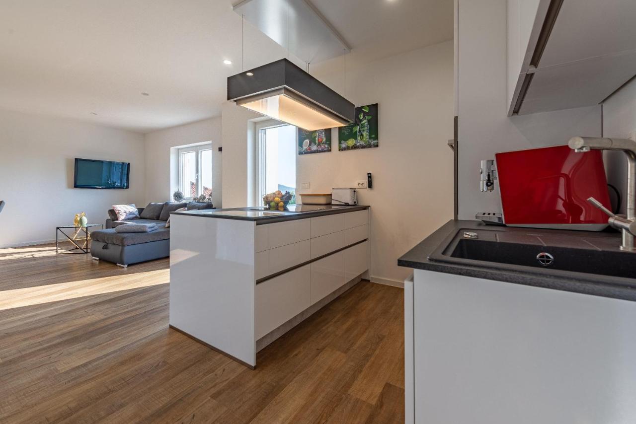 Apartments Luka & Lorena Galovac  外观 照片